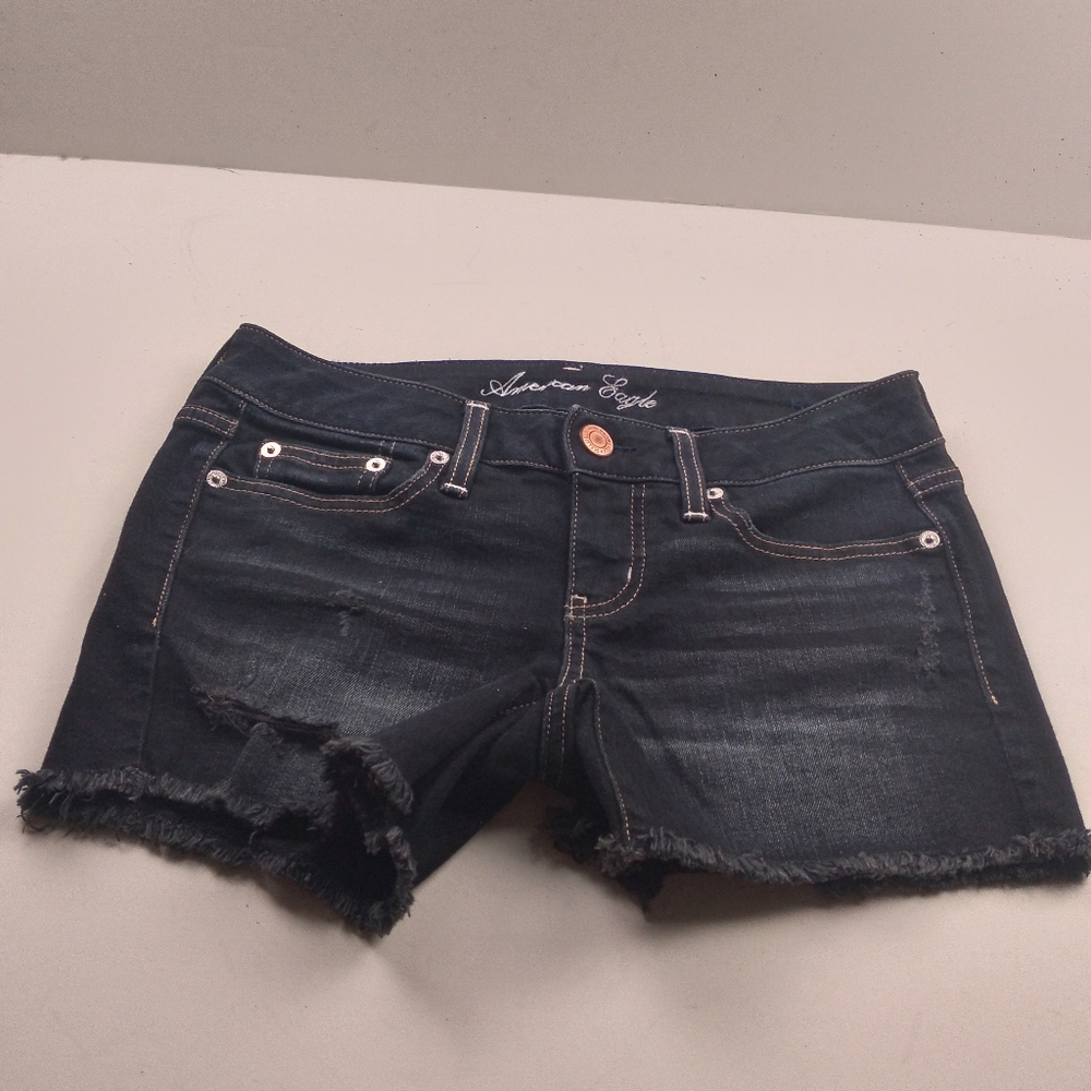 American Eagle dark blue denim stretch size 4 shorts frayed hem